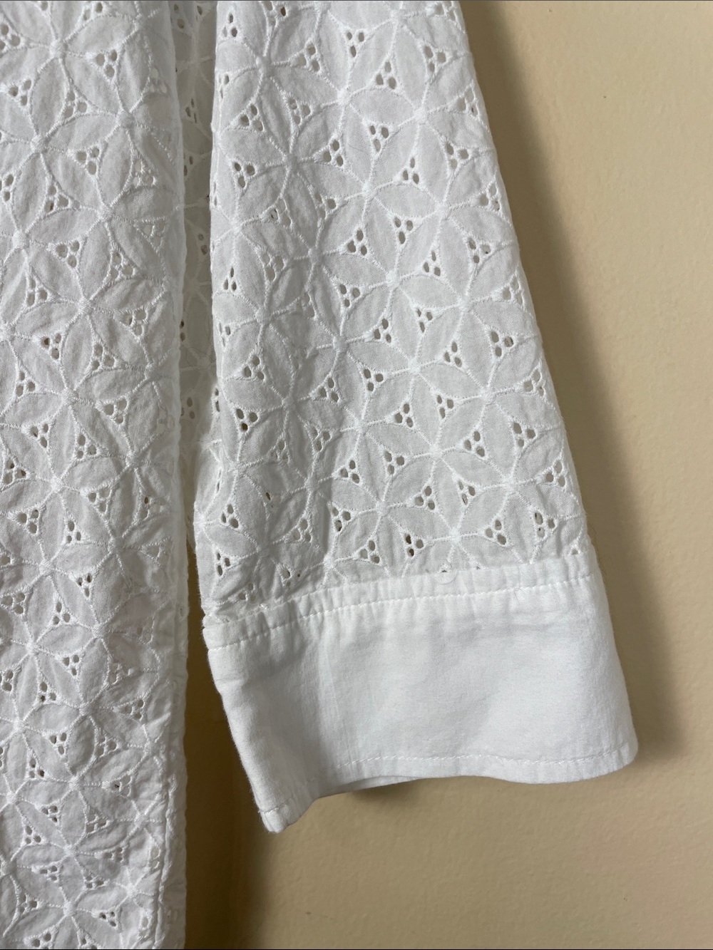 Lands’ End Women’s Floral Eyelet White 7/8 Sleeve Split Neck Tunic Blouse - Picture 6 of 8